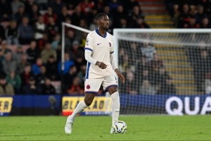 足球世界俱乐部杯-阿达拉比奥尤:生涯首秀是代表曼城1-5输给蓝军;儿时偶像有很多