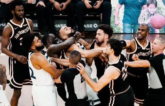 世俱杯下注平台-勇士森林狼冲突罚单揭晓 格林禁赛5场三人被罚款